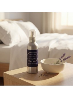 Lavande, une brume d’oreiller apaisante à la douceur équilibrée par le lavandin.