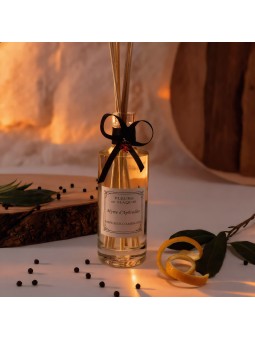 Myrte d’Aphrodite, un diffuseur d’ambiance élégant et sensuel aux accents myrtés et lumineux.