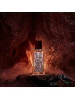 Fiara Passione, un parfum de créateur parfumeur solaire et intense inspiré de l’immortelle et du maquis corse.