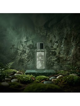 Acqua Cirnella, un parfum de créateur parfumeur frais et raffiné inspiré du maquis corse et du cyste.