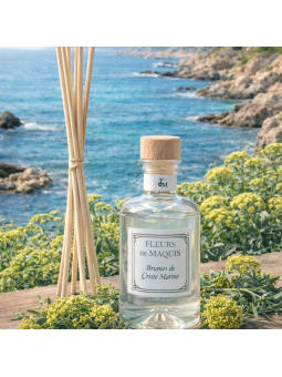 Brumes de Criste Marine, un diffuseur d’ambiance frais et minéral aux accents marins et végétaux.